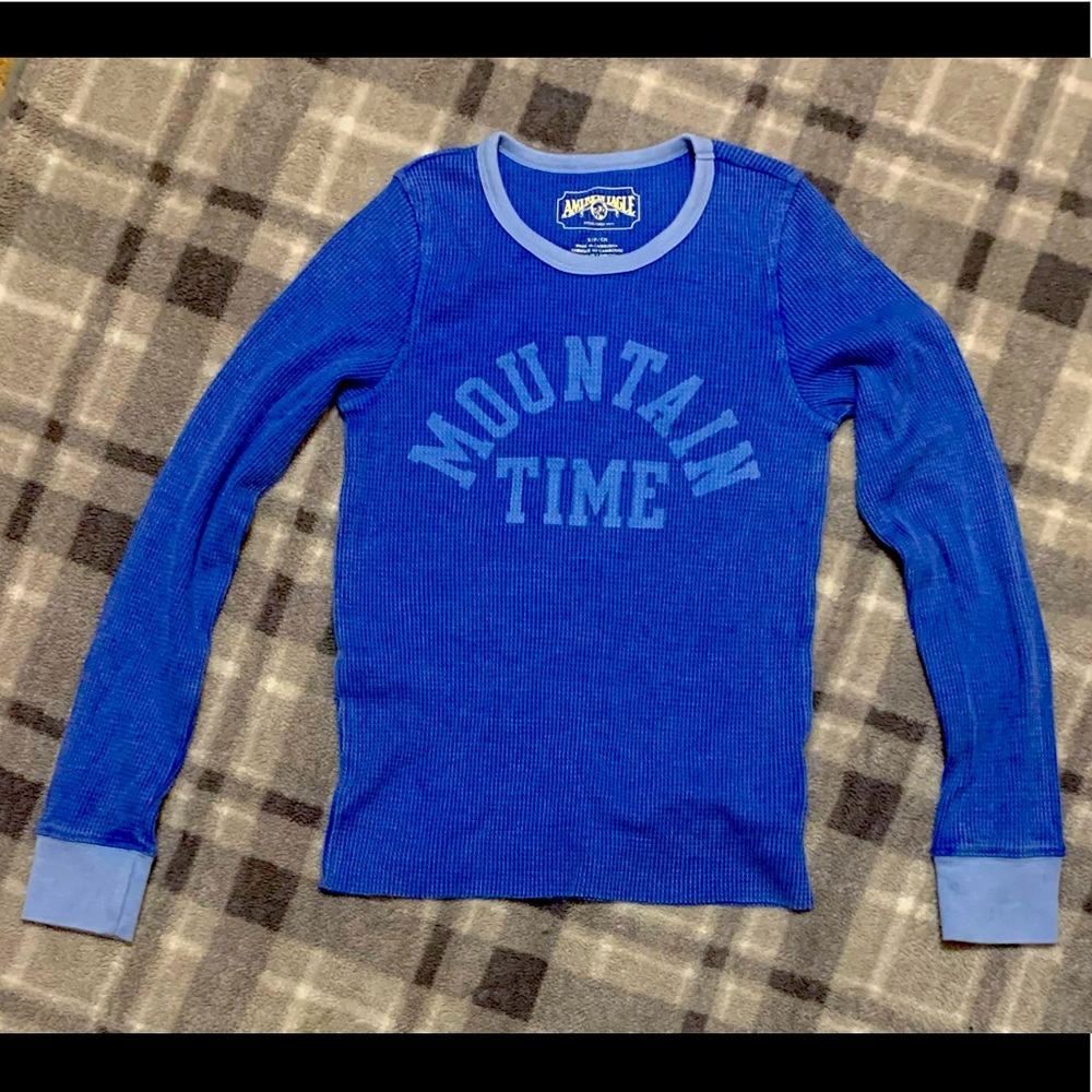Blue American Eagle lobby sleeve shirt